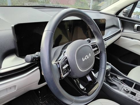 Used 2025 Kia Sorento S AWD/4WD image 7