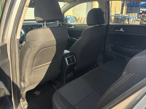 Used 2022 Kia Sportage LX FWD image 5