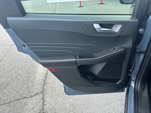 New 2026 Ford Escape SE FWD image 52