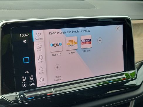 Used 2024 Volkswagen Atlas SE FWD image 24