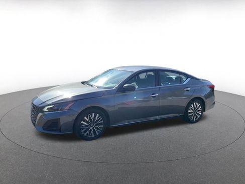 Used 2025 Nissan Altima 2.5 SV image 7