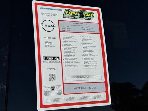 Certified 2025 Nissan Pathfinder SL image 26