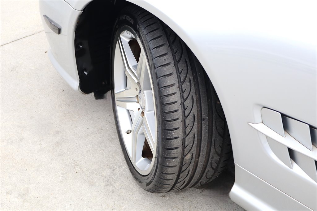 Used 2011 Mercedes-Benz SL 550 image 18