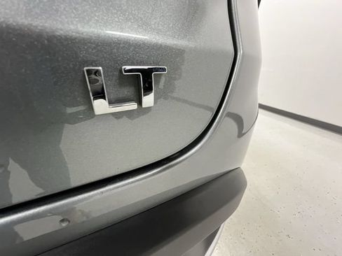 Used 2025 Chevrolet Trax LT FWD image 30