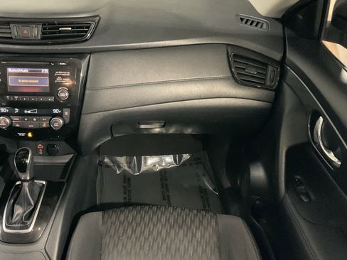 Used 2017 Nissan Rogue SV image 22