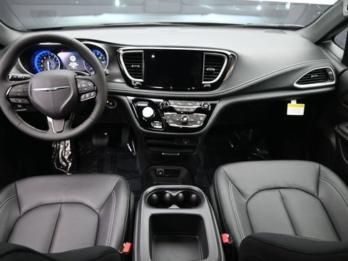 New 2026 Chrysler Pacifica Select image 19