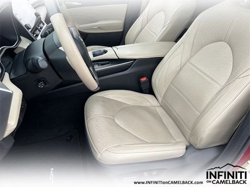 Used 2019 Toyota Avalon Limited image 21