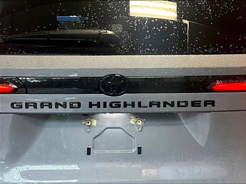 Used 2026 Toyota Grand Highlander AWD Hybrid image 30