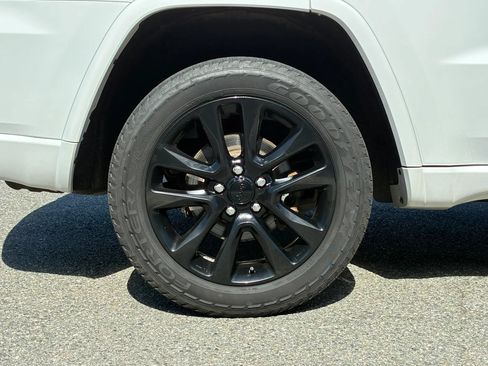 Used 2018 Jeep Grand Cherokee Altitude AWD/4WD image 33