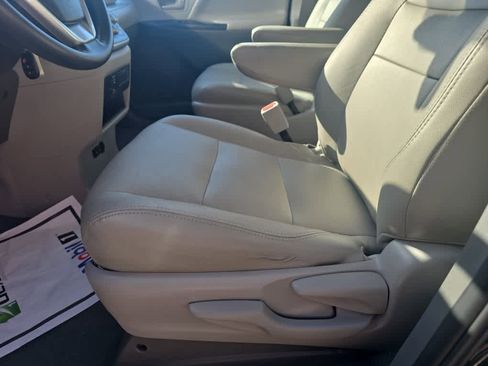 Used 2020 Toyota Sienna L image 18