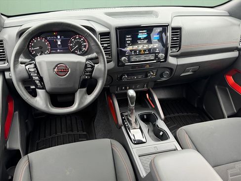 Used 2022 Nissan Frontier Pro-X image 13
