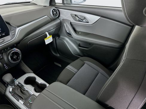 New 2025 Chevrolet Blazer LT w/ LPO, Floor Liner Package image 23