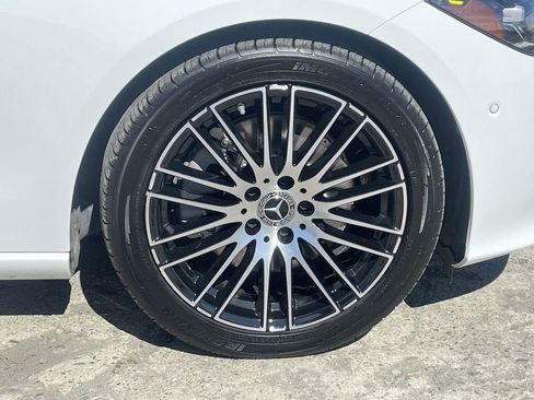 Used 2025 Mercedes-Benz C 300 4MATIC Sedan image 32