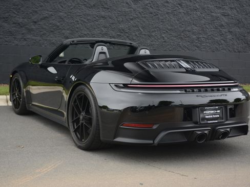 Certified 2025 Porsche 911 Carrera 4 GTS AWD/4WD image 3