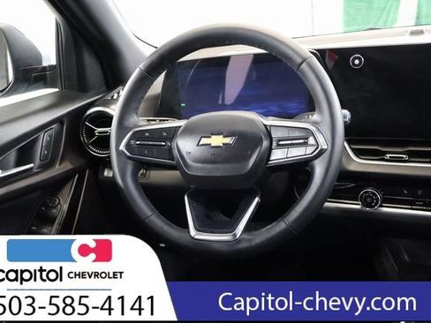Used 2025 Chevrolet Equinox LT image 13