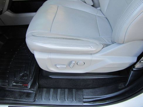 Used 2017 Ford F150 Lariat RWD image 14