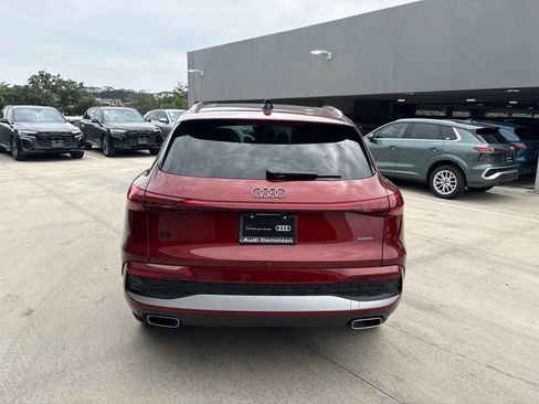 Certified 2025 Audi Q5 Premium w/ Convenience Package AWD/4WD image 7