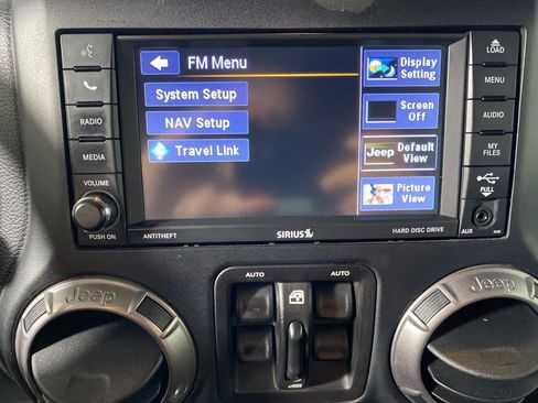 Used 2018 Jeep Wrangler Unlimited Sahara image 17