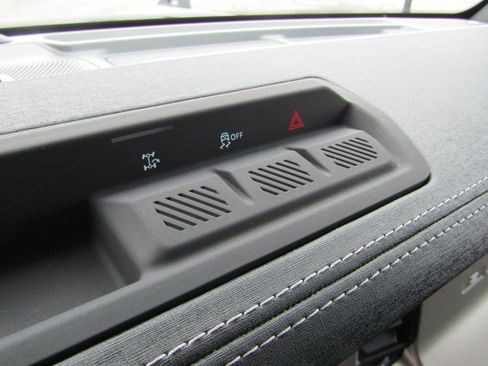 Used 2025 Ford Bronco Outer Banks AWD/4WD image 23
