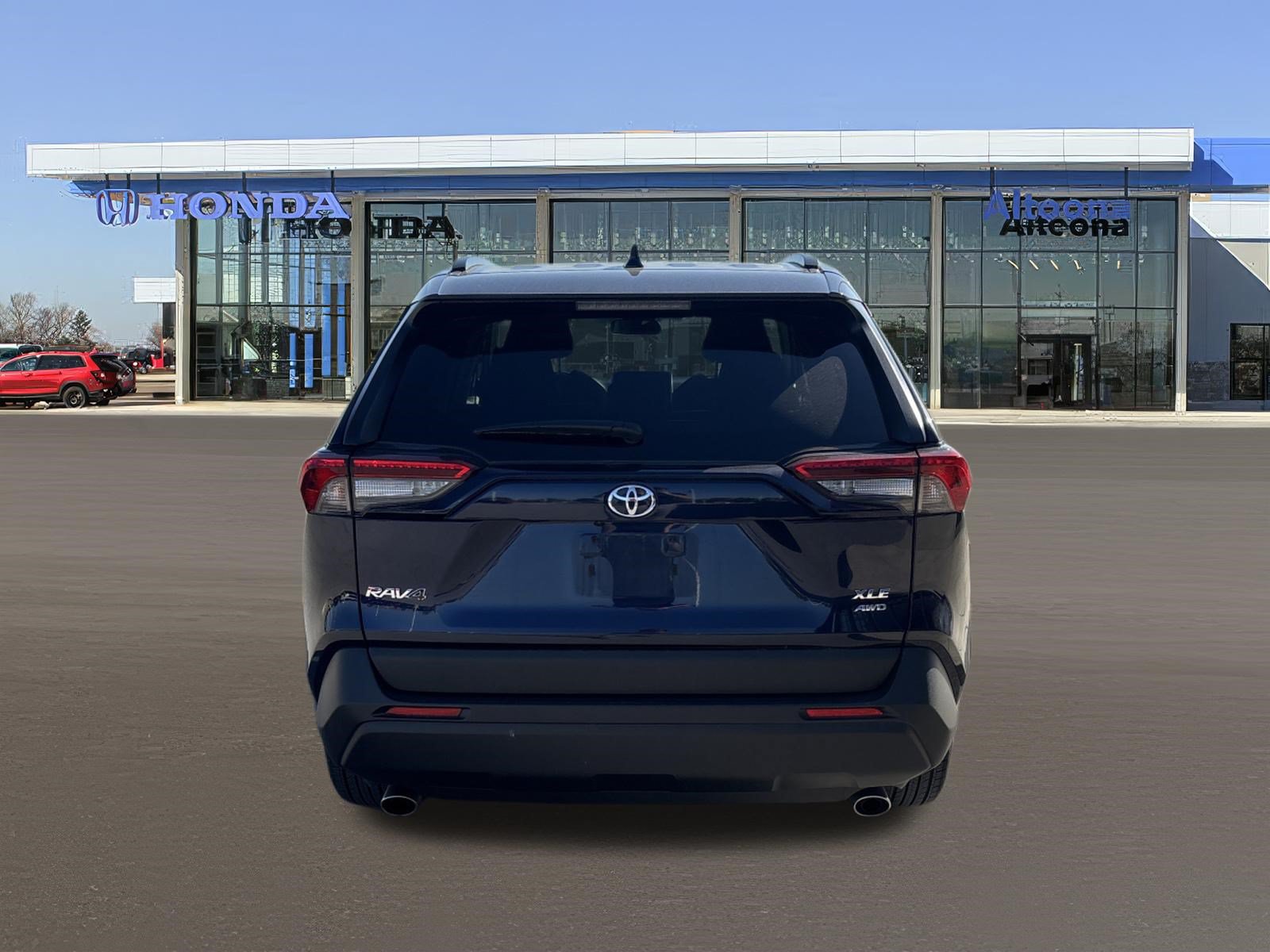 Used 2025 Toyota RAV4 XLE AWD/4WD image 4