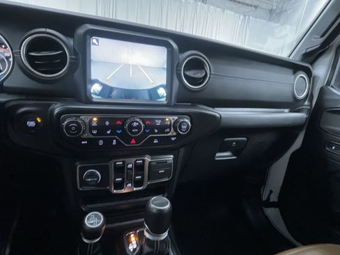 Used 2022 Jeep Gladiator Overland w/ Popular Equipment Package image 7