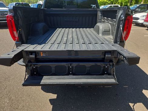 Used 2021 GMC Sierra 1500 AT4 w/ AT4 Premium Package AWD/4WD image 9