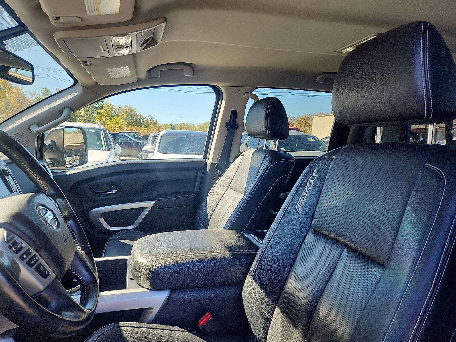 Used 2019 Nissan Titan PRO-4X w/ Pro-4x Convenience Package AWD/4WD image 21