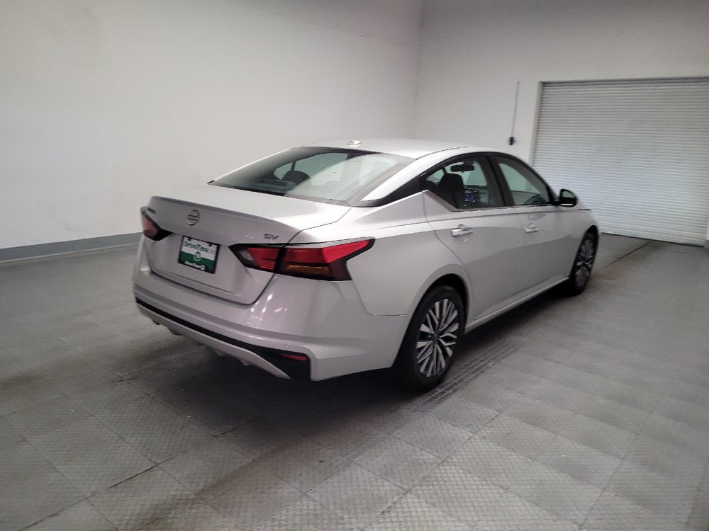 Used 2023 Nissan Altima 2.5 SV FWD image 9