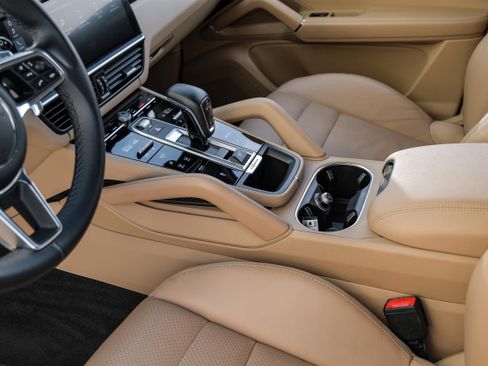Used 2019 Porsche Cayenne image 20