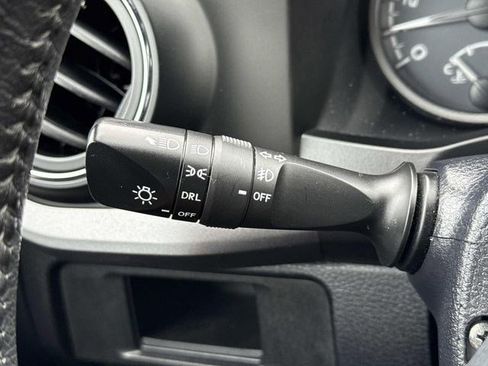 Used 2019 Toyota Tacoma TRD Off-Road w/ Technology Package image 26