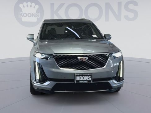 Used 2023 Cadillac XT6 Premium Luxury image 2