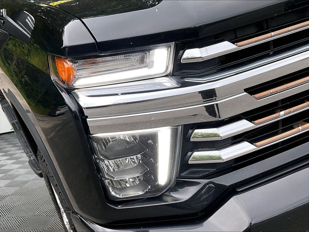 Used 2022 Chevrolet Silverado 2500 High Country w/ Technology Package AWD/4WD image 32