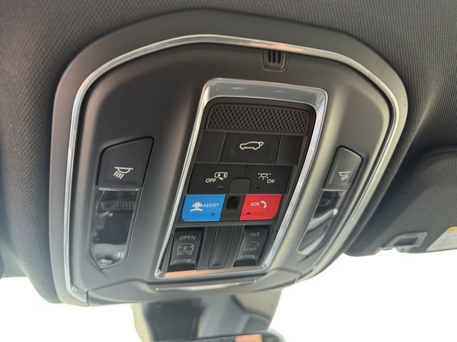 New 2026 Jeep Grand Cherokee Altitude AWD/4WD image 19