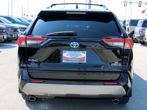 Used 2024 Toyota RAV4 SE image 6