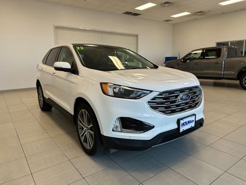 Used 2022 Ford Edge Titanium w/ Class II Trailer Tow Package AWD/4WD image 4