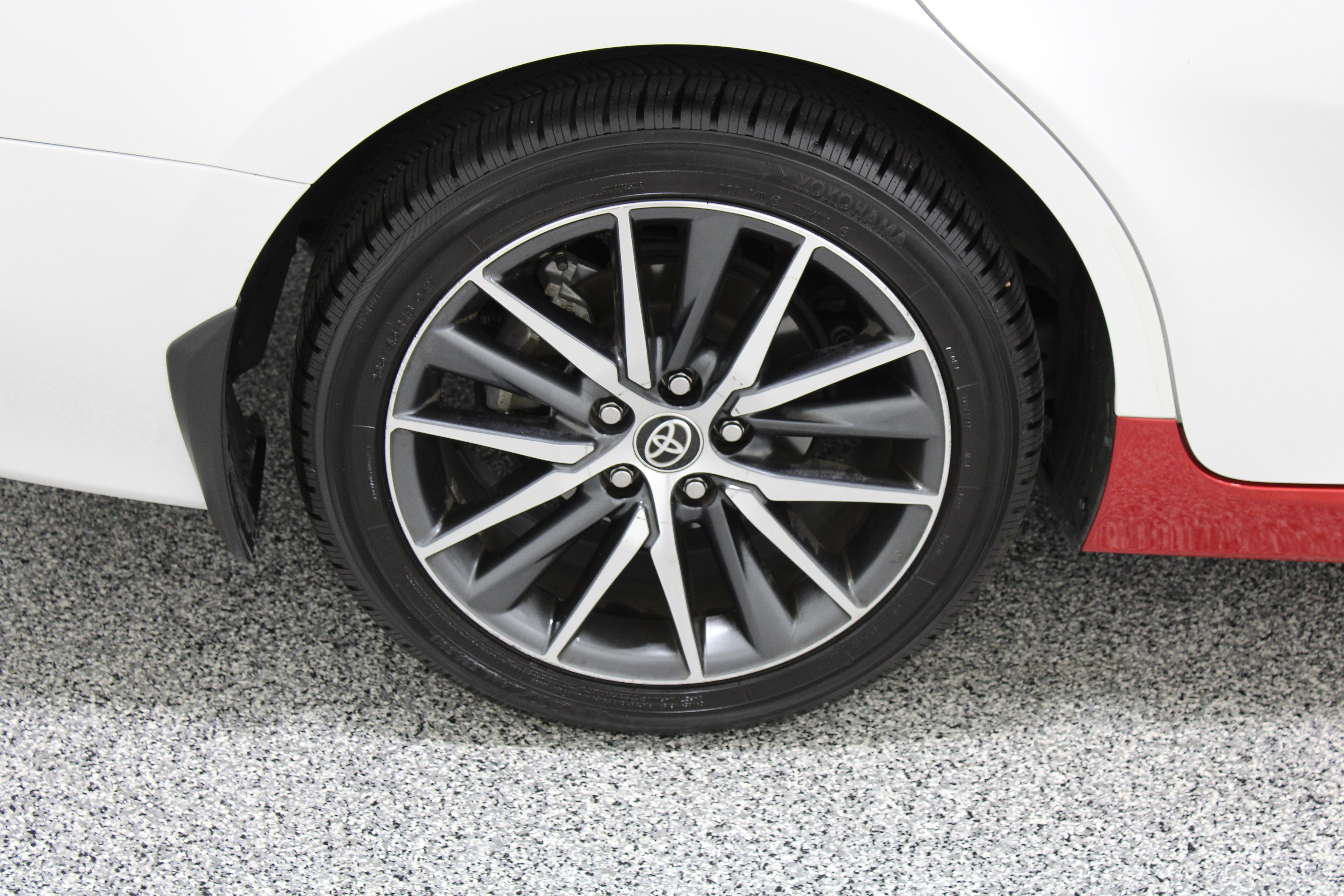 Used 2023 Toyota Camry XLE FWD image 6