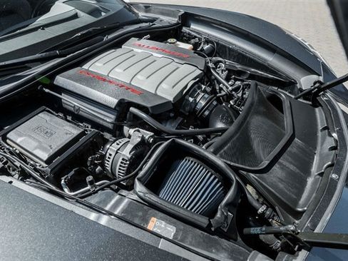 Used 2018 Chevrolet Corvette Stingray Coupe w/ 2LT Preferred Equipment Group RWD image 17