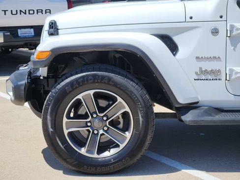 Used 2023 Jeep Wrangler Unlimited Sahara AWD/4WD image 7