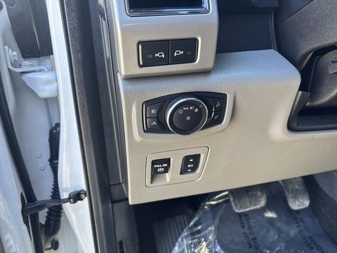 Used 2018 Ford F150 Lariat image 17