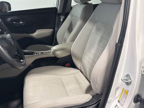 Used 2024 Honda HR-V LX image 30