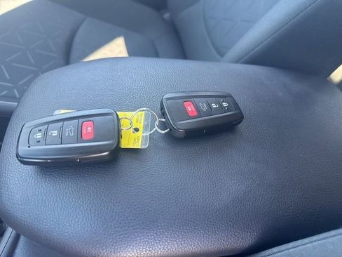 Used 2025 Toyota RAV4 XLE w/ Convenience Package image 25