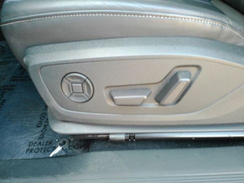 Used 2023 Audi Q4 e-tron Premium Plus w/ Premium Plus RWD image 19