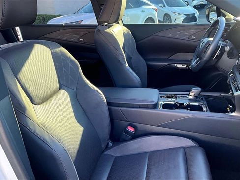 Used 2024 Lexus RX 450h Luxury image 8