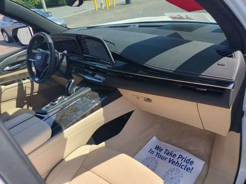 Certified 2023 Cadillac Escalade ESV Premium Luxury w/ LPO, Radiant Package image 29