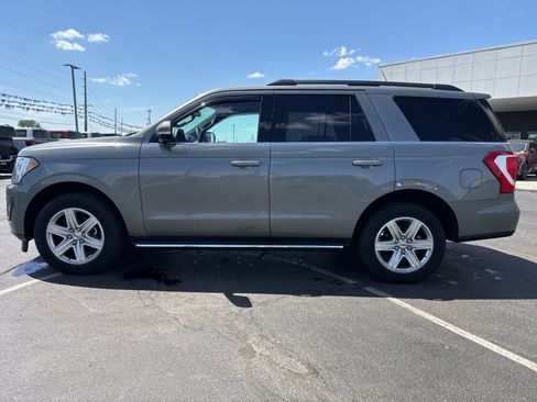 Used 2019 Ford Expedition XLT w/ Equipment Group 202A AWD/4WD image 6