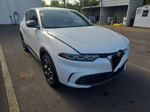 Used 2024 Alfa Romeo Tonale Ti AWD/4WD image 4