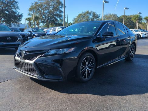 Used 2024 Toyota Camry SE image 8