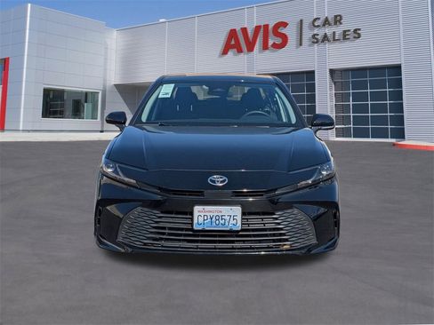 Used 2025 Toyota Camry LE image 2