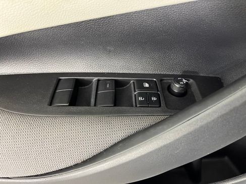 Used 2025 Toyota Corolla LE FWD image 33