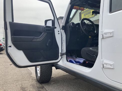 Used 2012 Jeep Wrangler Unlimited Sport image 6